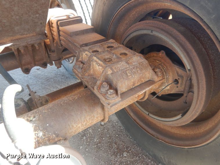 image for item DJ7006 1999 Lufkin  end dump trailer