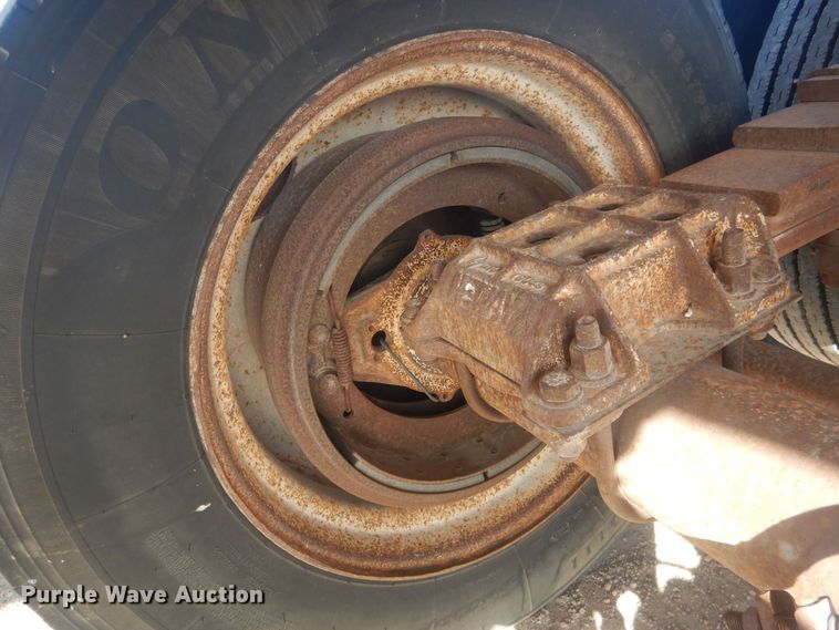 image for item DJ7006 1999 Lufkin  end dump trailer