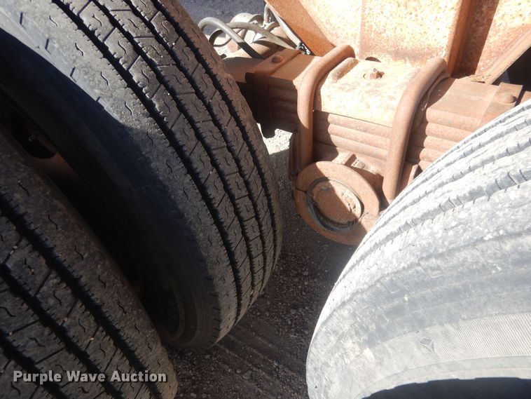 image for item DJ7006 1999 Lufkin  end dump trailer