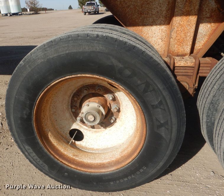 image for item DJ7006 1999 Lufkin  end dump trailer