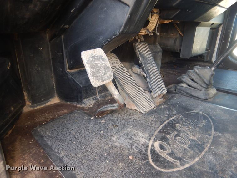 image for item DJ7007 1996 Peterbuilt 379  semi truck