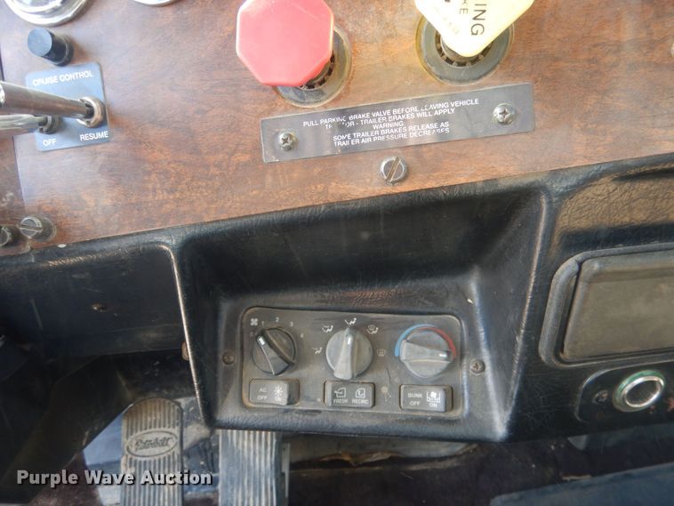 image for item DJ7007 1996 Peterbuilt 379  semi truck