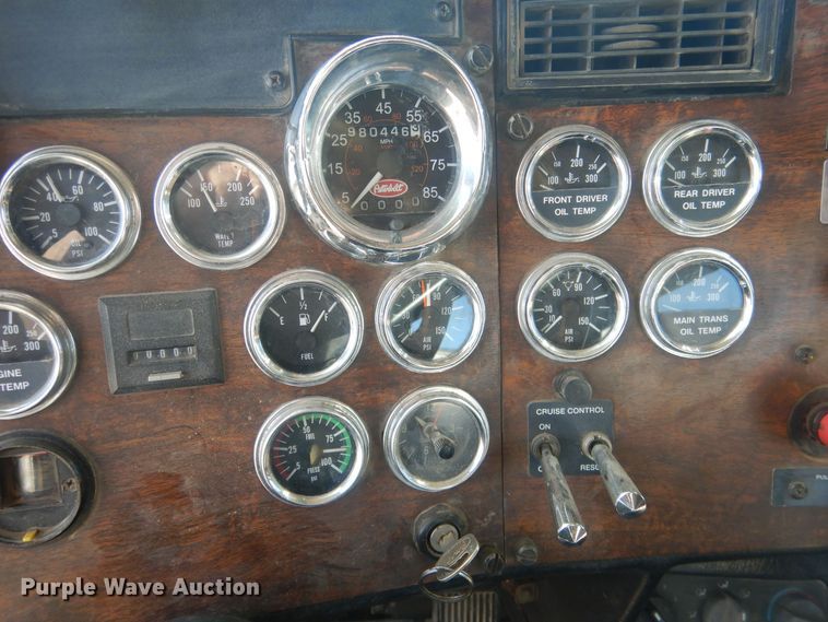 image for item DJ7007 1996 Peterbuilt 379  semi truck