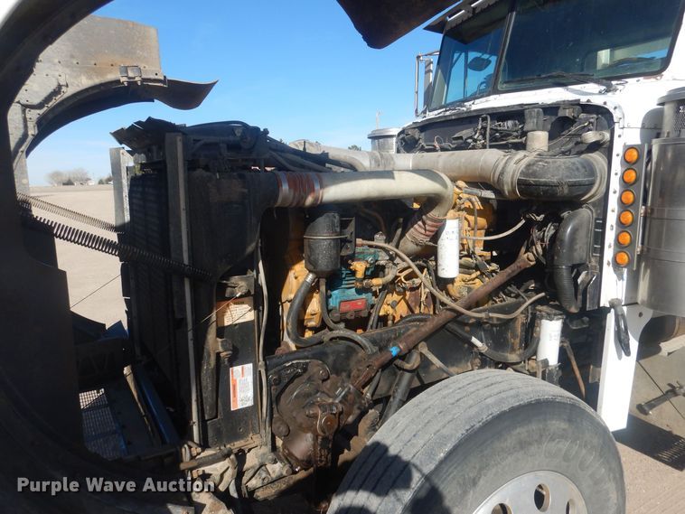 image for item DJ7007 1996 Peterbuilt 379  semi truck