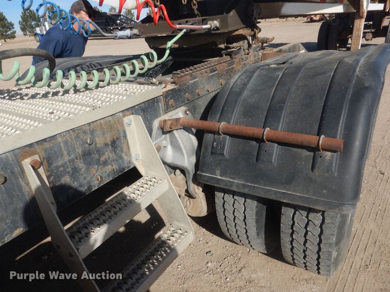 image for item DJ7007 1996 Peterbuilt 379  semi truck