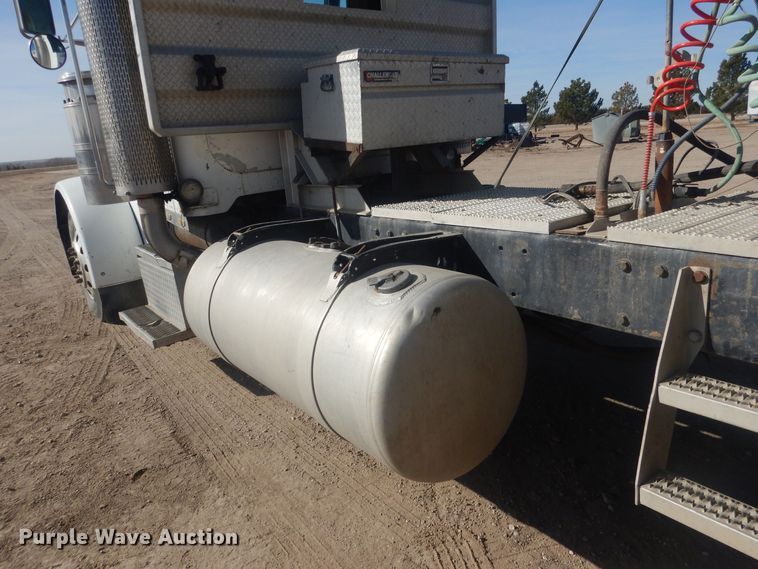 image for item DJ7007 1996 Peterbuilt 379  semi truck