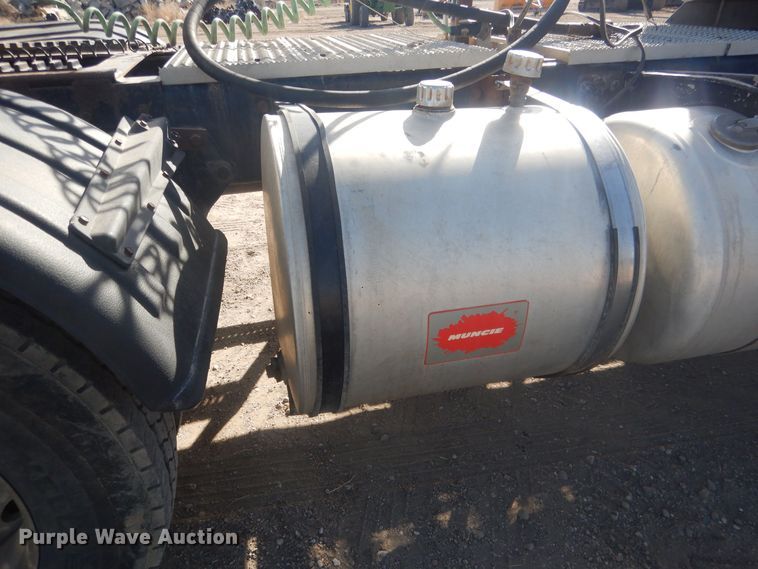 image for item DJ7007 1996 Peterbuilt 379  semi truck