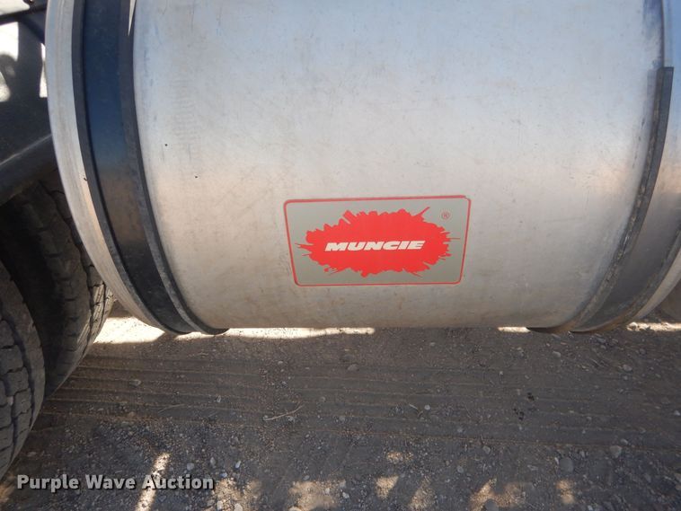 image for item DJ7007 1996 Peterbuilt 379  semi truck