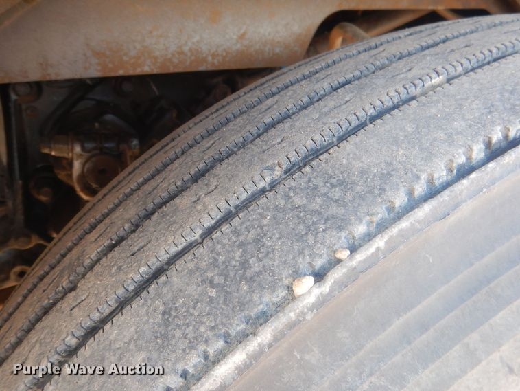 image for item DJ7007 1996 Peterbuilt 379  semi truck