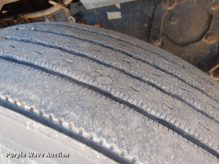 image for item DJ7007 1996 Peterbuilt 379  semi truck