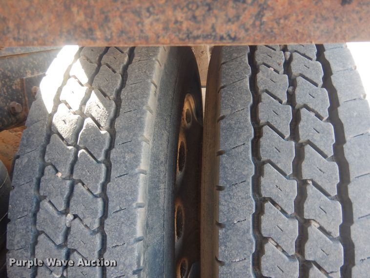 image for item DJ7007 1996 Peterbuilt 379  semi truck