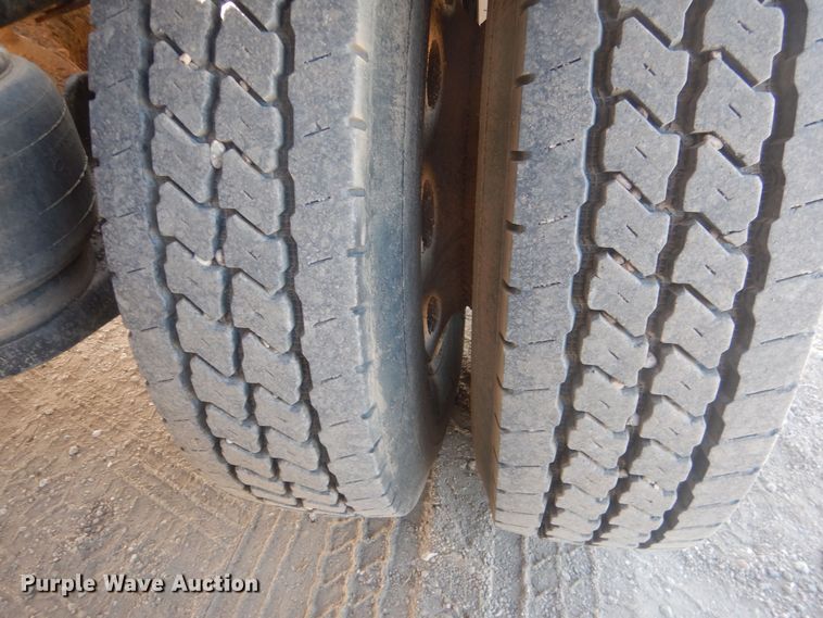 image for item DJ7007 1996 Peterbuilt 379  semi truck