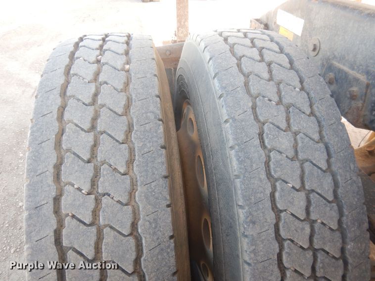 image for item DJ7007 1996 Peterbuilt 379  semi truck