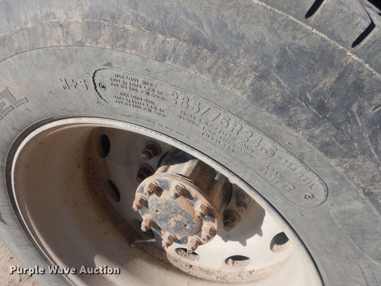 image for item DJ7007 1996 Peterbuilt 379  semi truck