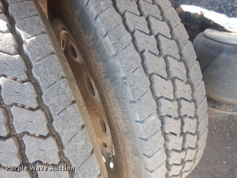 image for item DJ7007 1996 Peterbuilt 379  semi truck