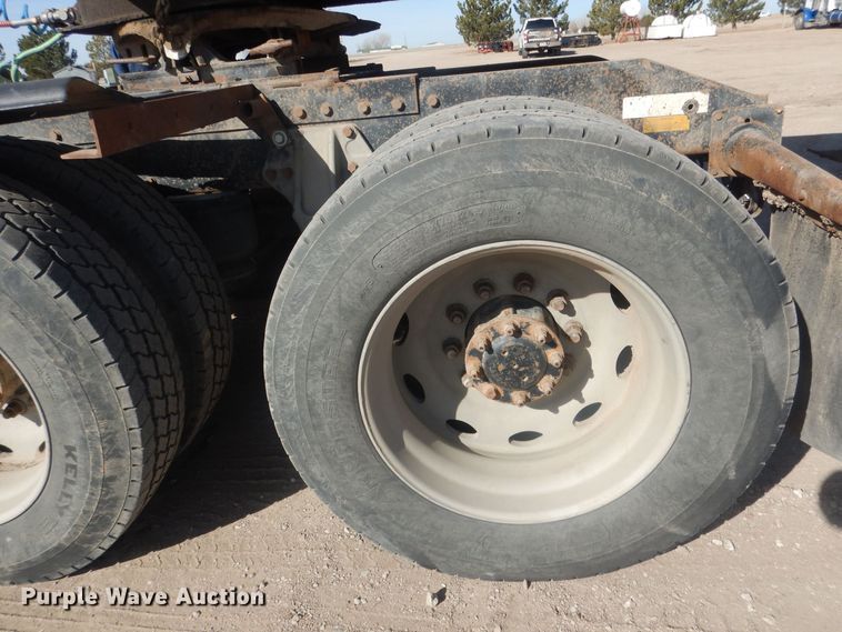 image for item DJ7007 1996 Peterbuilt 379  semi truck