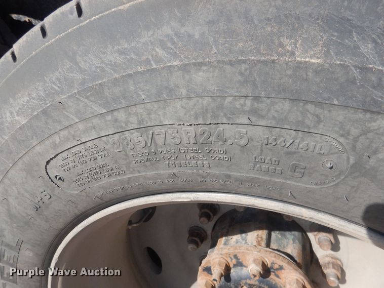 image for item DJ7007 1996 Peterbuilt 379  semi truck