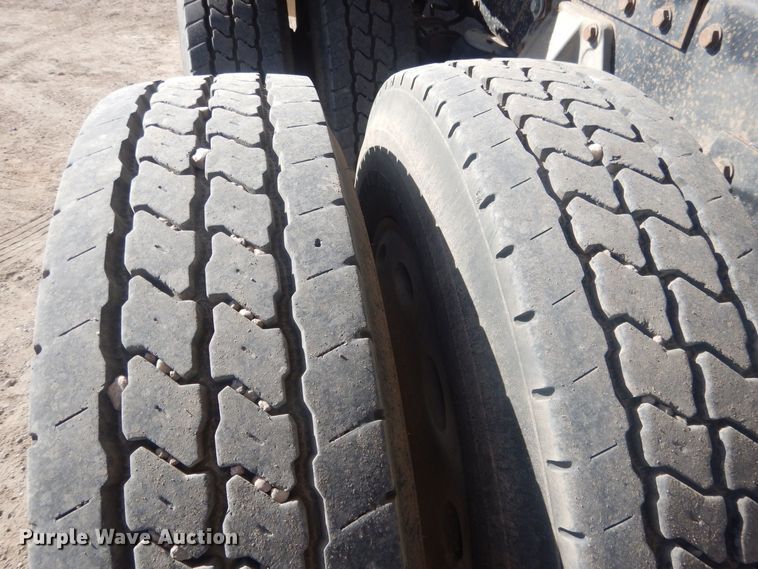 image for item DJ7007 1996 Peterbuilt 379  semi truck