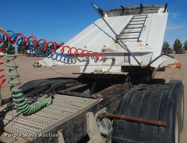 image for item DJ7008 2008 CTS BDT-40  bottom dump trailer