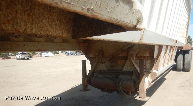 image for item DJ7008 2008 CTS BDT-40  bottom dump trailer