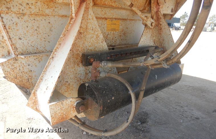 image for item DJ7008 2008 CTS BDT-40  bottom dump trailer