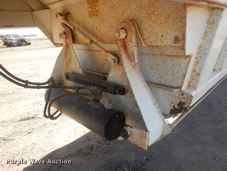 image for item DJ7008 2008 CTS BDT-40  bottom dump trailer