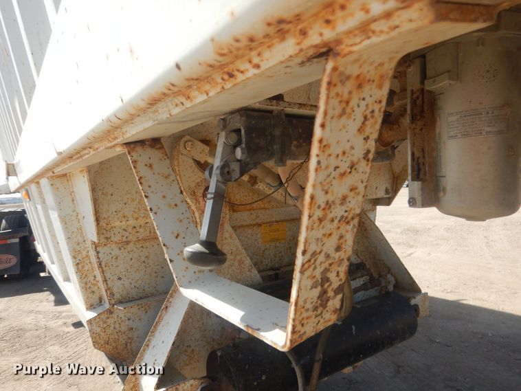 image for item DJ7008 2008 CTS BDT-40  bottom dump trailer