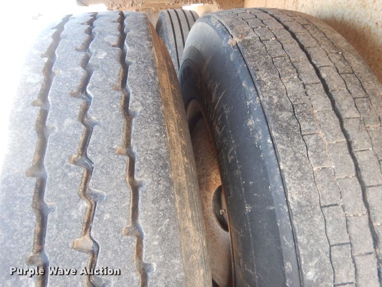 image for item DJ7008 2008 CTS BDT-40  bottom dump trailer