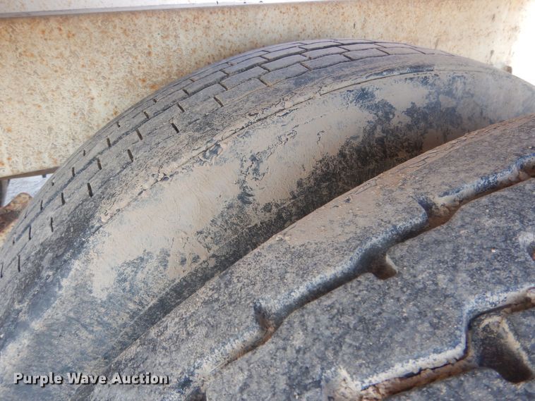 image for item DJ7008 2008 CTS BDT-40  bottom dump trailer