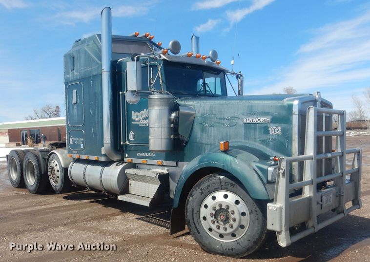 image for item DJ7011 1994 Kenworth W900L  semi truck