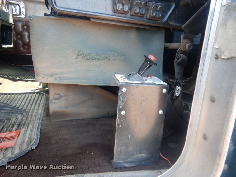 image for item DJ7011 1994 Kenworth W900L  semi truck