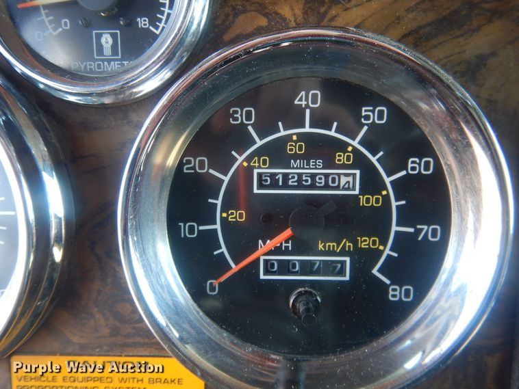 image for item DJ7011 1994 Kenworth W900L  semi truck