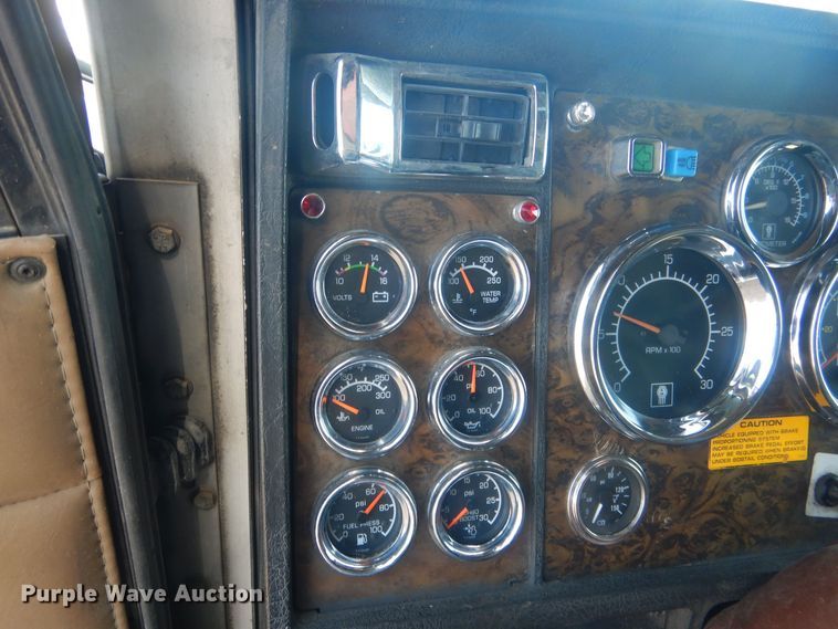 image for item DJ7011 1994 Kenworth W900L  semi truck