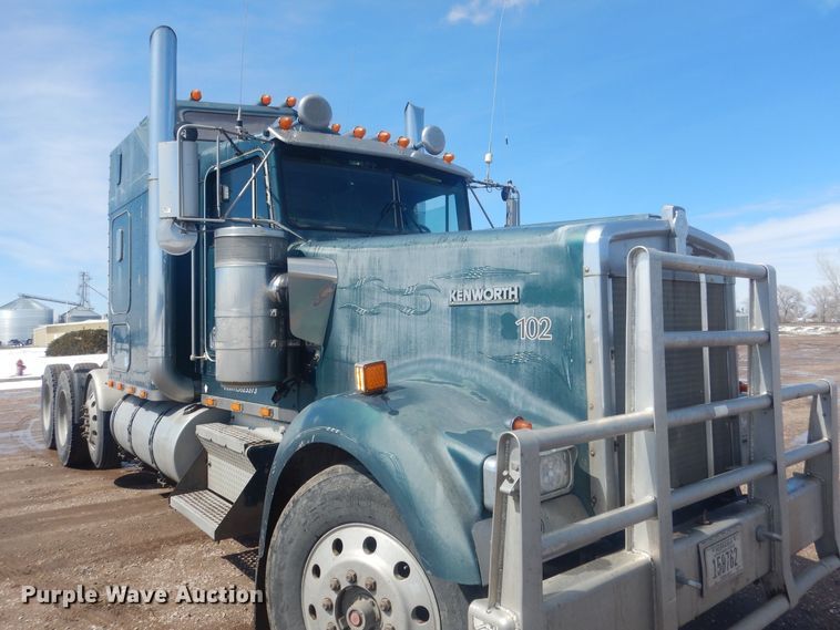 image for item DJ7011 1994 Kenworth W900L  semi truck