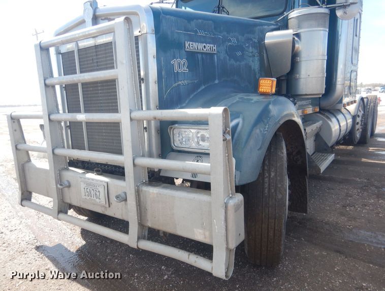 image for item DJ7011 1994 Kenworth W900L  semi truck