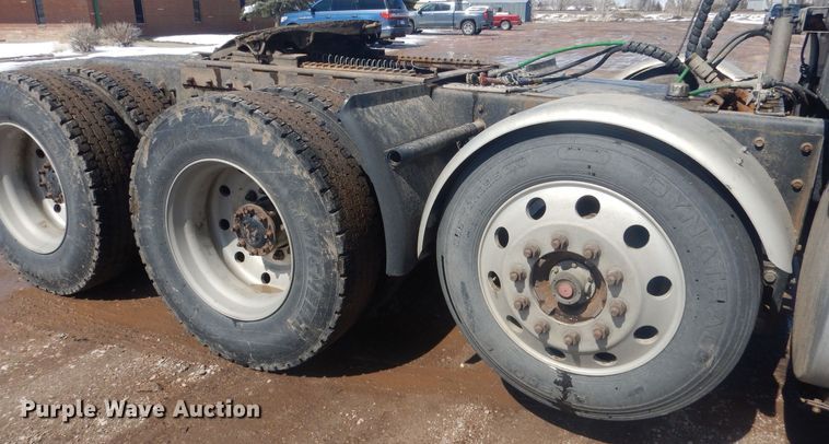 image for item DJ7011 1994 Kenworth W900L  semi truck