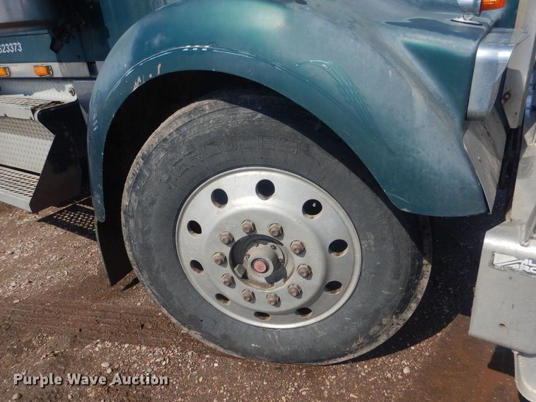 image for item DJ7011 1994 Kenworth W900L  semi truck