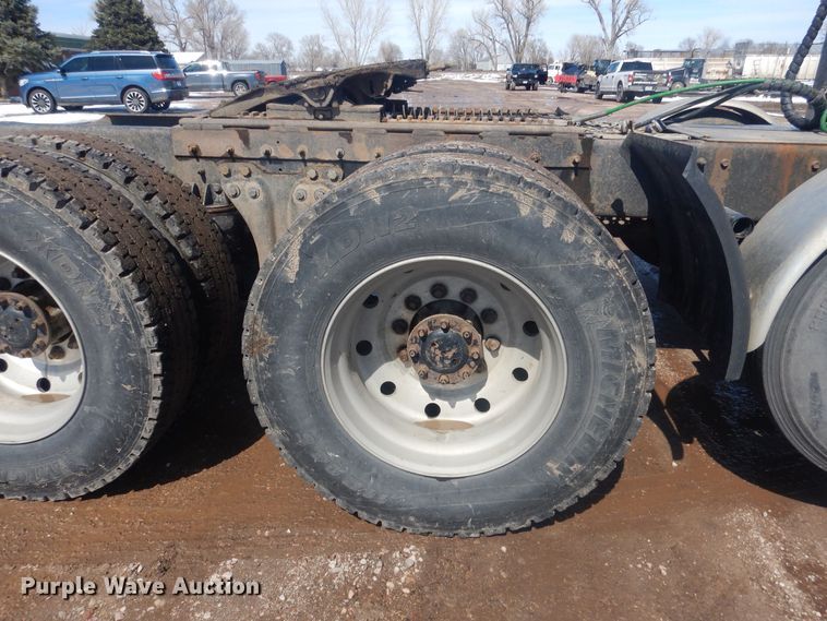 image for item DJ7011 1994 Kenworth W900L  semi truck