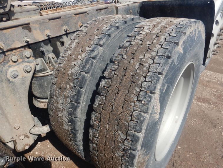 image for item DJ7011 1994 Kenworth W900L  semi truck