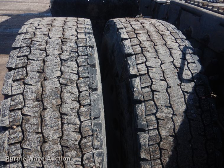 image for item DJ7011 1994 Kenworth W900L  semi truck