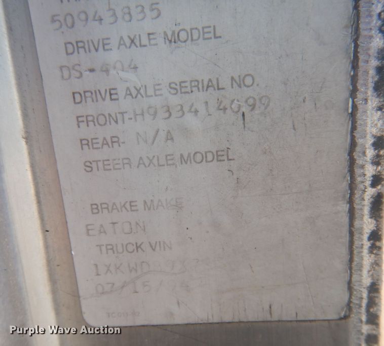 image for item DJ7011 1994 Kenworth W900L  semi truck