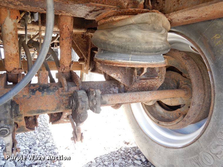 image for item DK2046 1988 Wilson Roadbrute  flatbed trailer