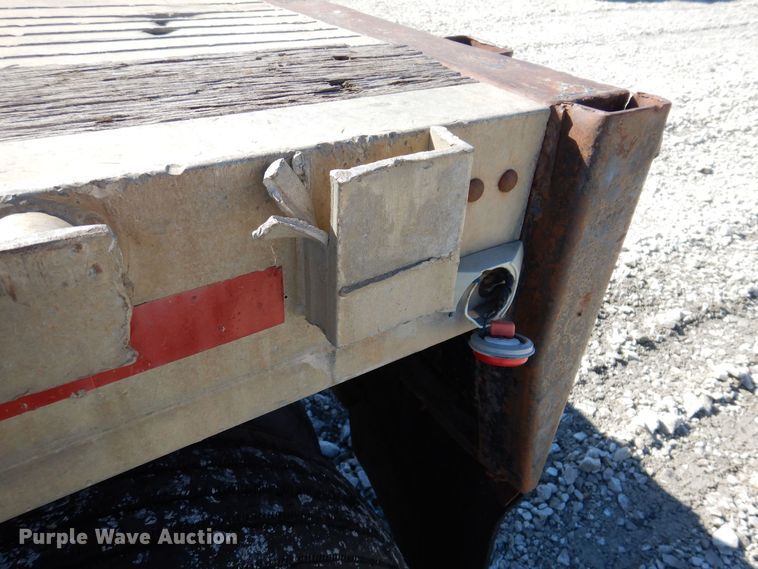 image for item DK2046 1988 Wilson Roadbrute  flatbed trailer