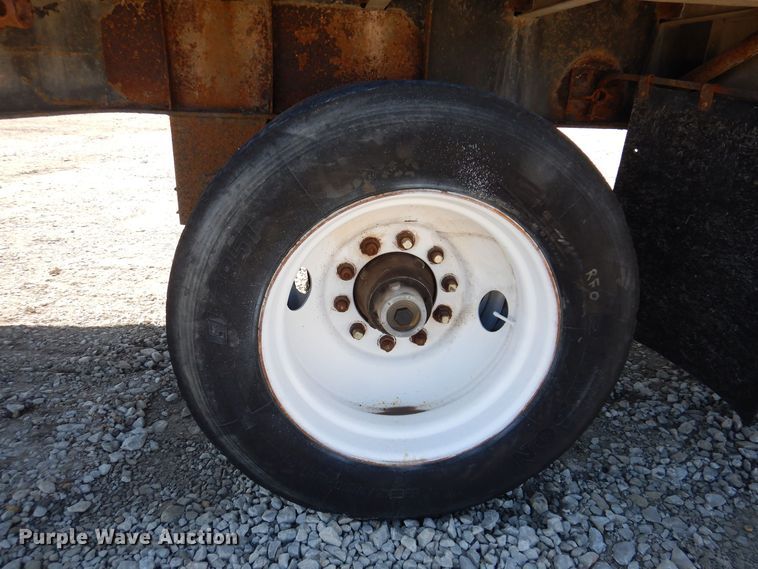 image for item DK2046 1988 Wilson Roadbrute  flatbed trailer