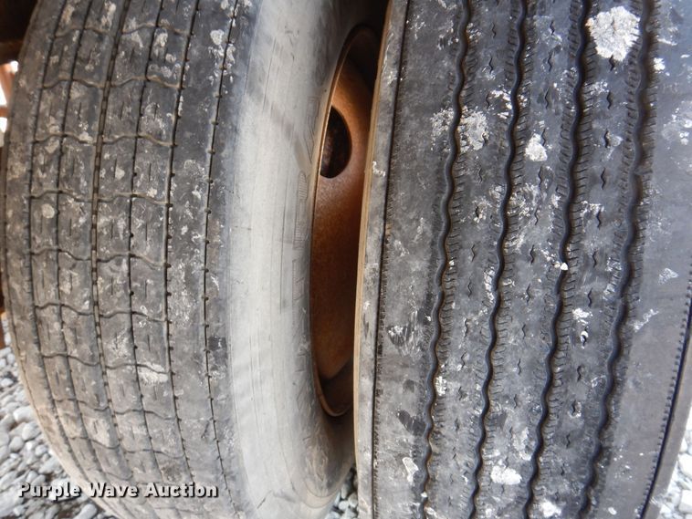 image for item DK2046 1988 Wilson Roadbrute  flatbed trailer