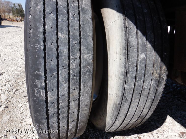 image for item DK2046 1988 Wilson Roadbrute  flatbed trailer