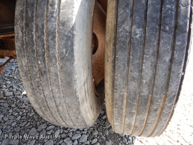 image for item DK2046 1988 Wilson Roadbrute  flatbed trailer