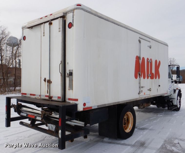 image for item DK2194 2004 International 4300  refrigerated truck
