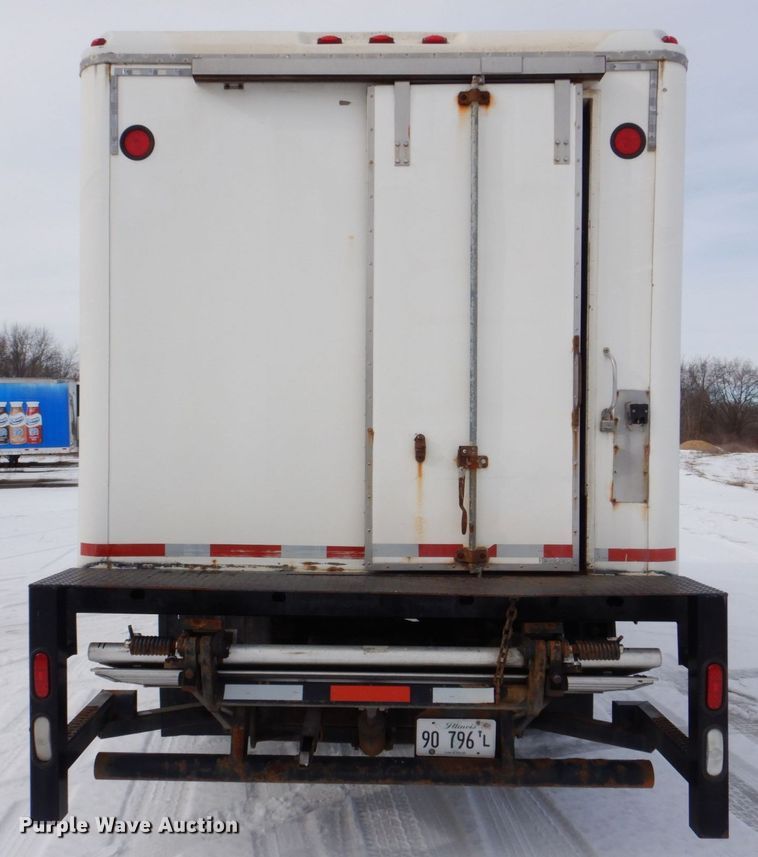 image for item DK2194 2004 International 4300  refrigerated truck