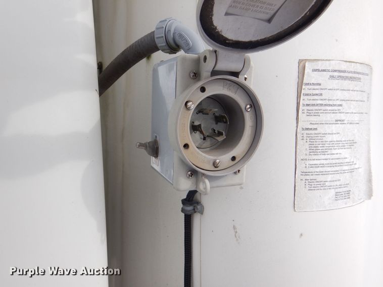 image for item DK2194 2004 International 4300  refrigerated truck